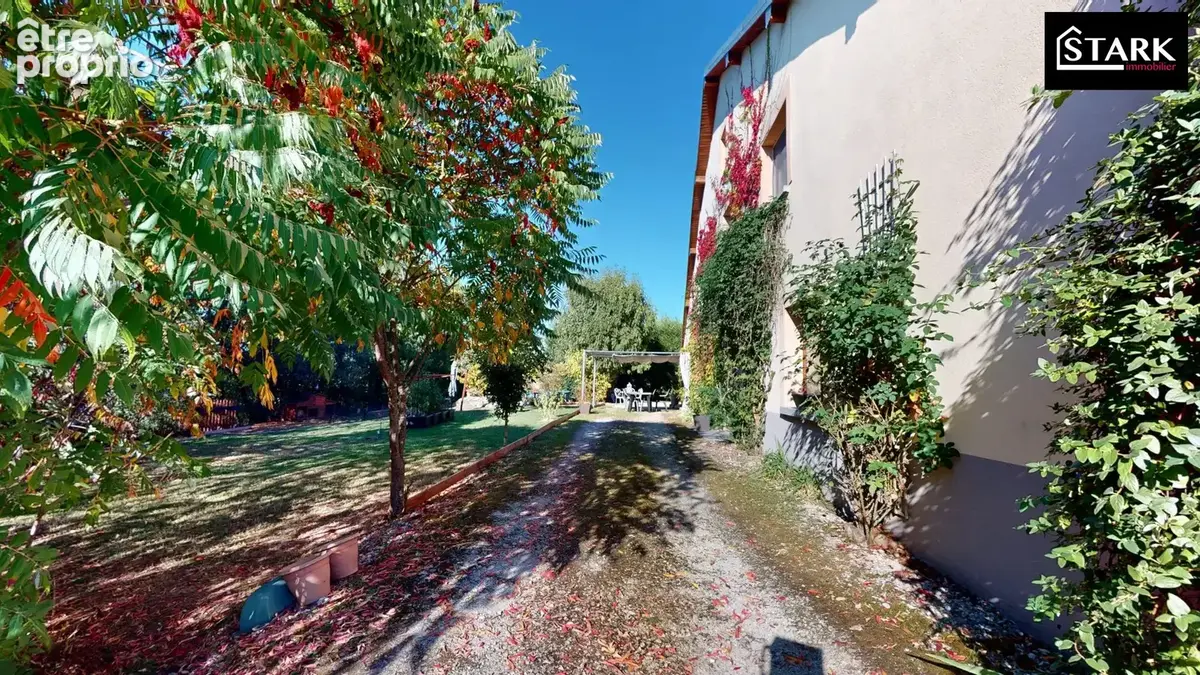 Maison 7 pièces 305 m² à vendre à Lyoffans (70200) - photo 2