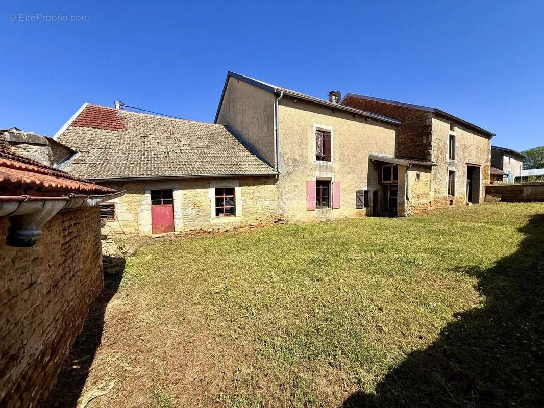 Maison à PREZ-SOUS-LAFAUCHE
