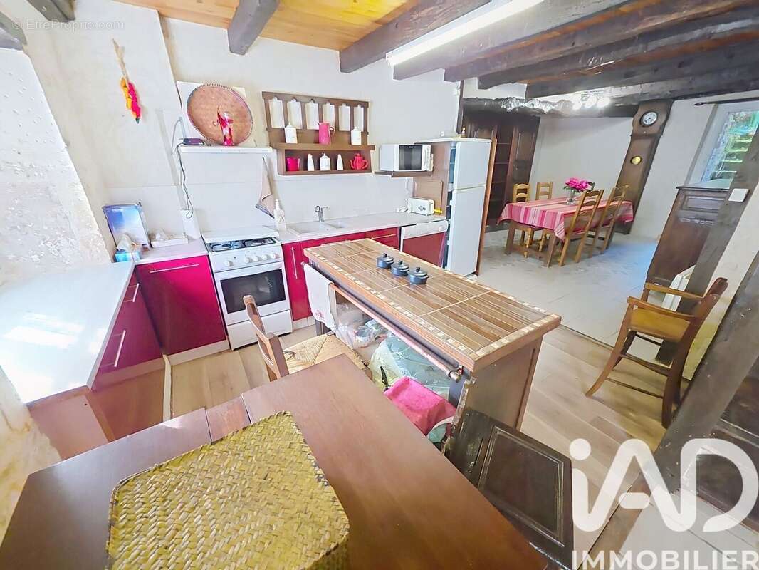 Maison 130 m² à Varaignes  - photo 6