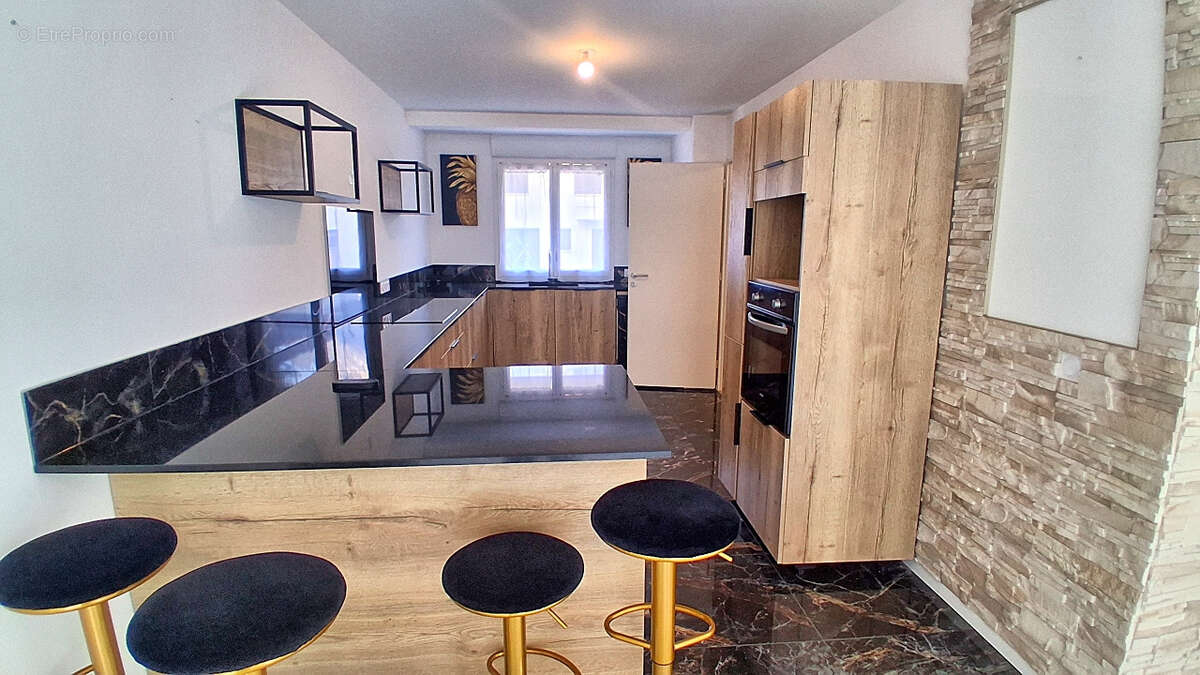 Maison à BONNEVILLE