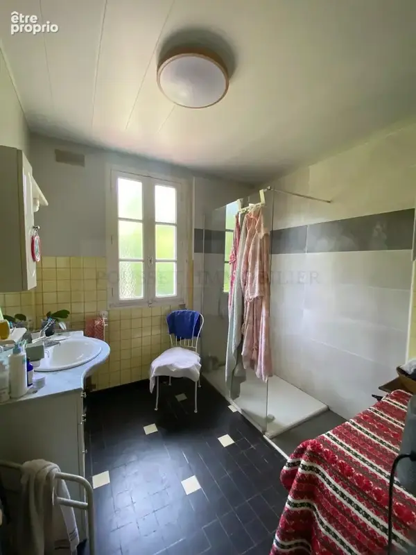 Joie propriété en pierre, comprenant une maison d’habitation, un appartement indépendant, une grande grange en pierre et dépenda - photo 12