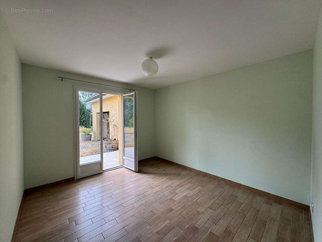 Maison récente, 148 m², 4 chambres à lucgarier - photo 7