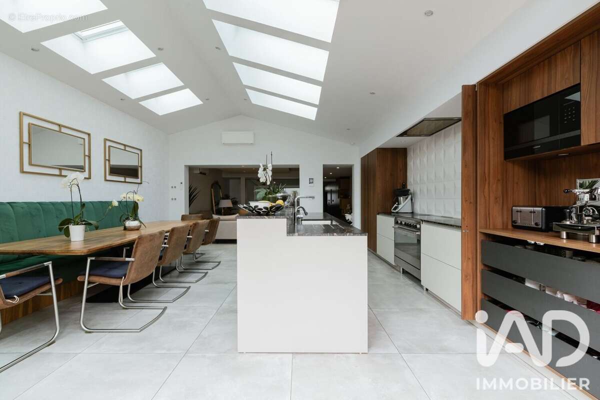Maison 209 m² à La Rochelle  - photo 6