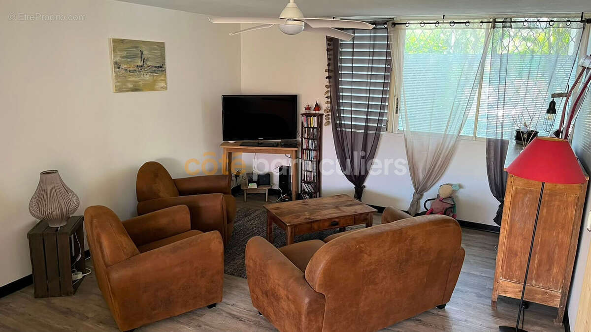 À VENDRE -T2 en rez-de-jardin  résidence avec piscine LE GOSIER - photo 8