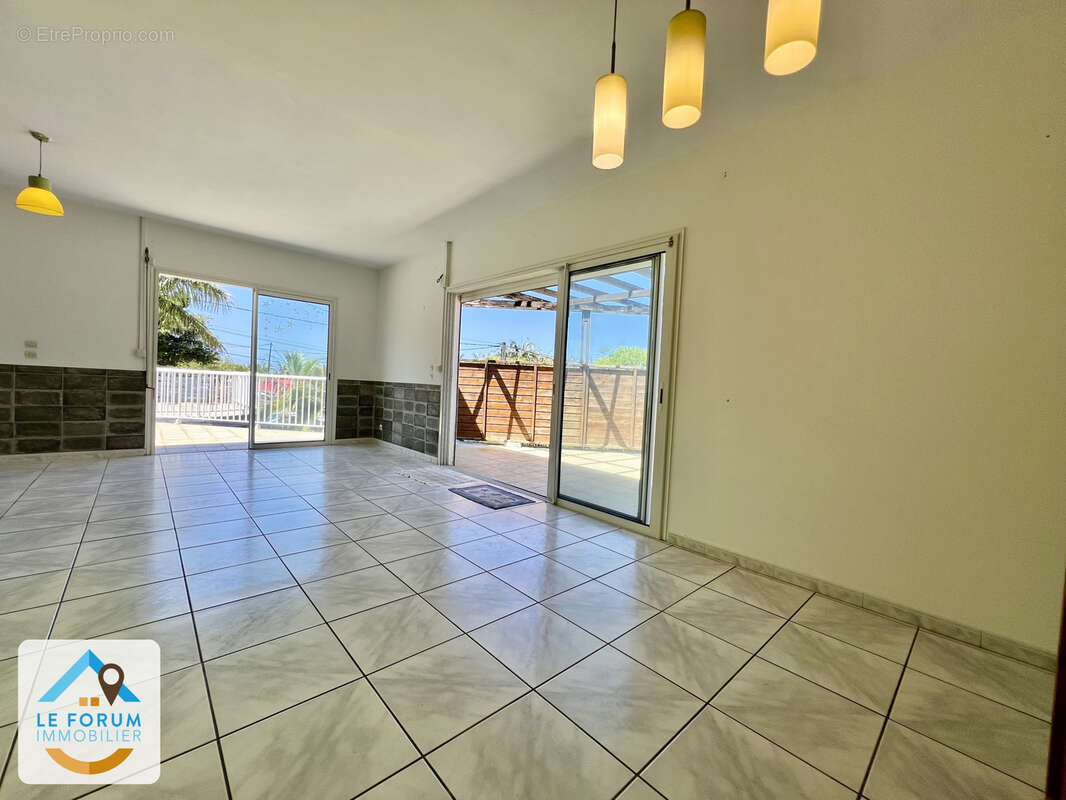 Saint joseph 97480 - superbe villa t4 - beaux volumes - cadre agréable - proche commodités - photo 3