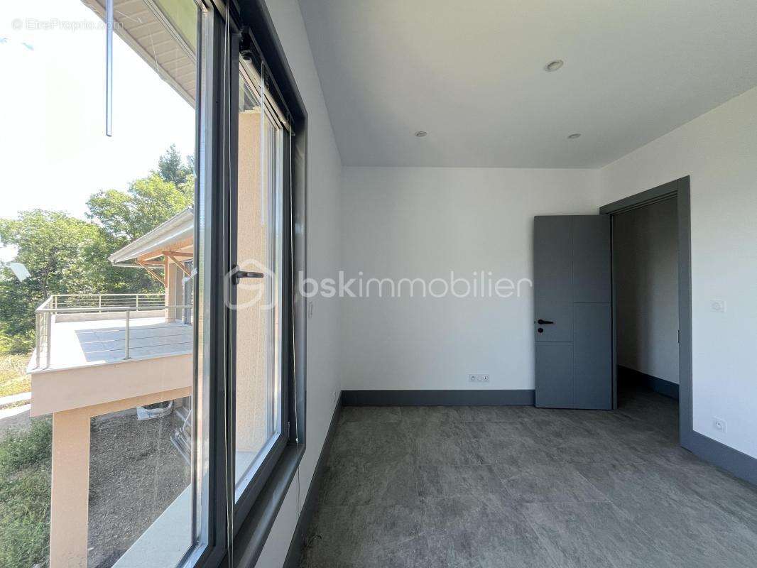 Maison à VILLE-SUR-JARNIOUX