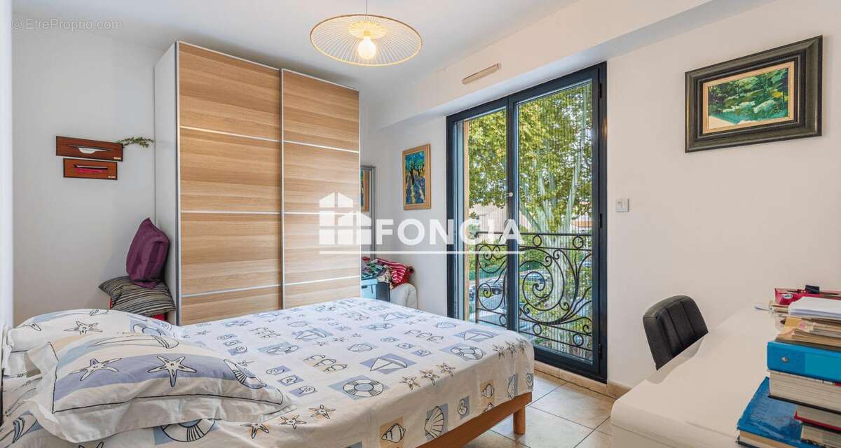 Appartement à SIX-FOURS-LES-PLAGES