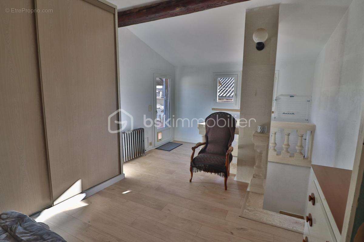 Maison de village R+3 de 169m², 4 chambres, garage, terrasse extérieure - photo 8