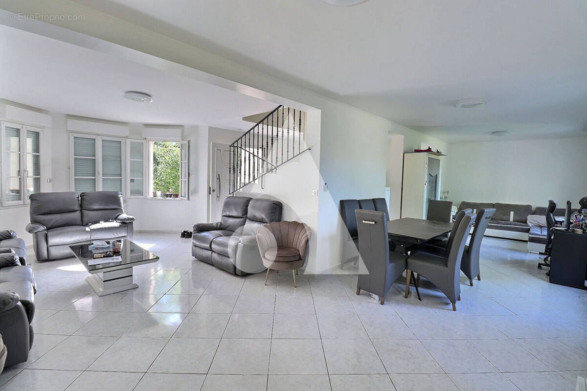 Maison à SAINT-OUEN-L&#039;AUMONE