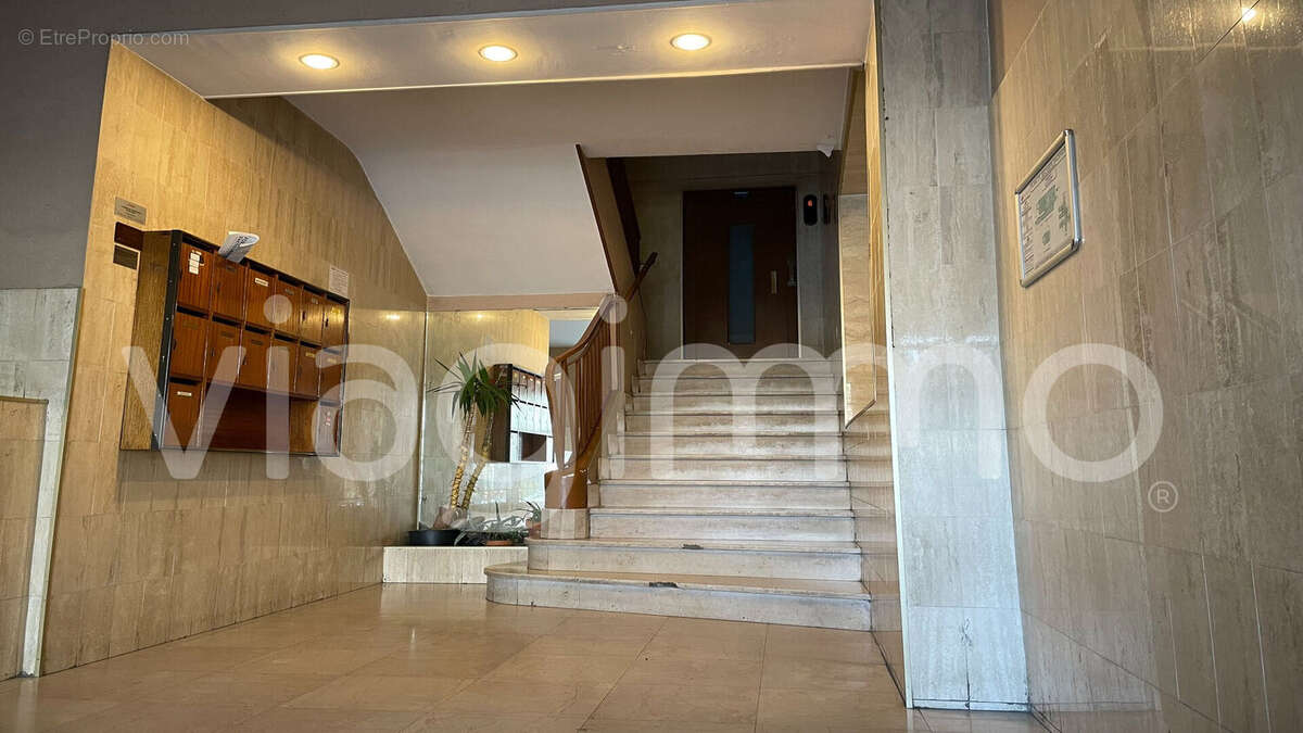 Appartement à MARSEILLE-5E