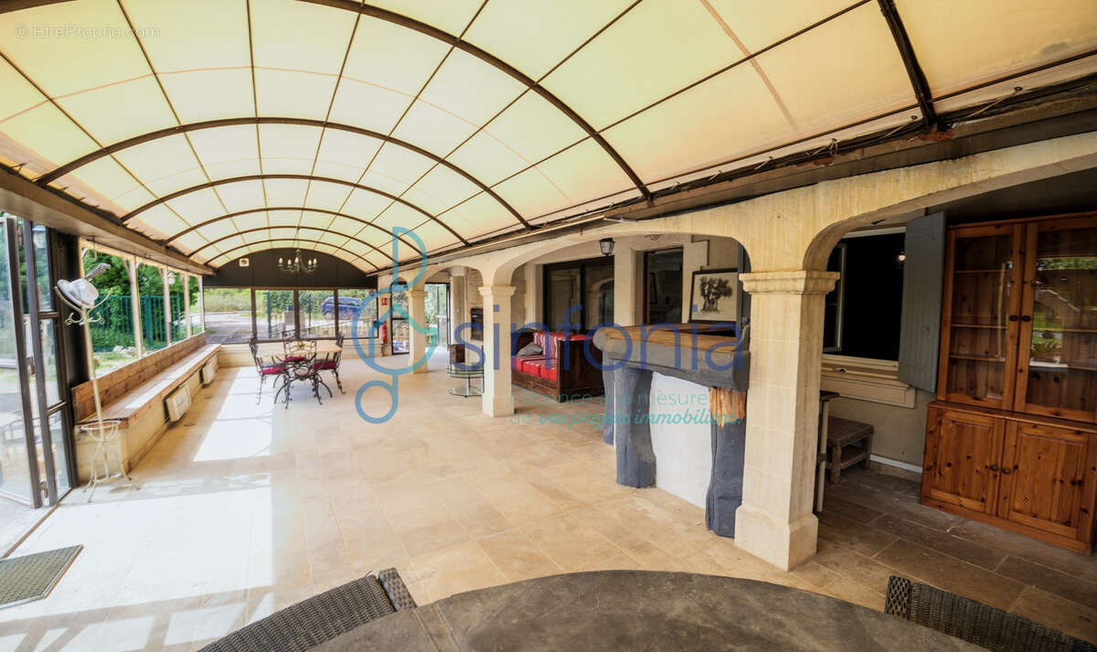 Propriété de caractère avec dépendances et fort potentiel d'exploitation - photo 3