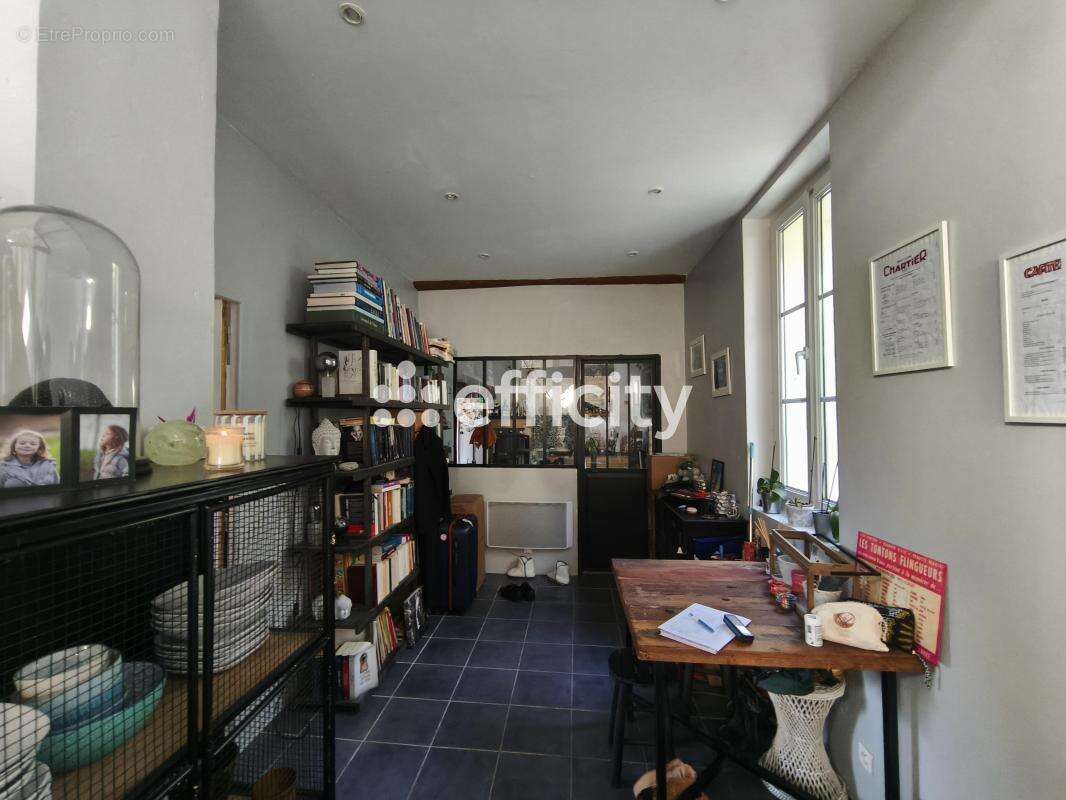 Maison à NEUFVY-SUR-ARONDE