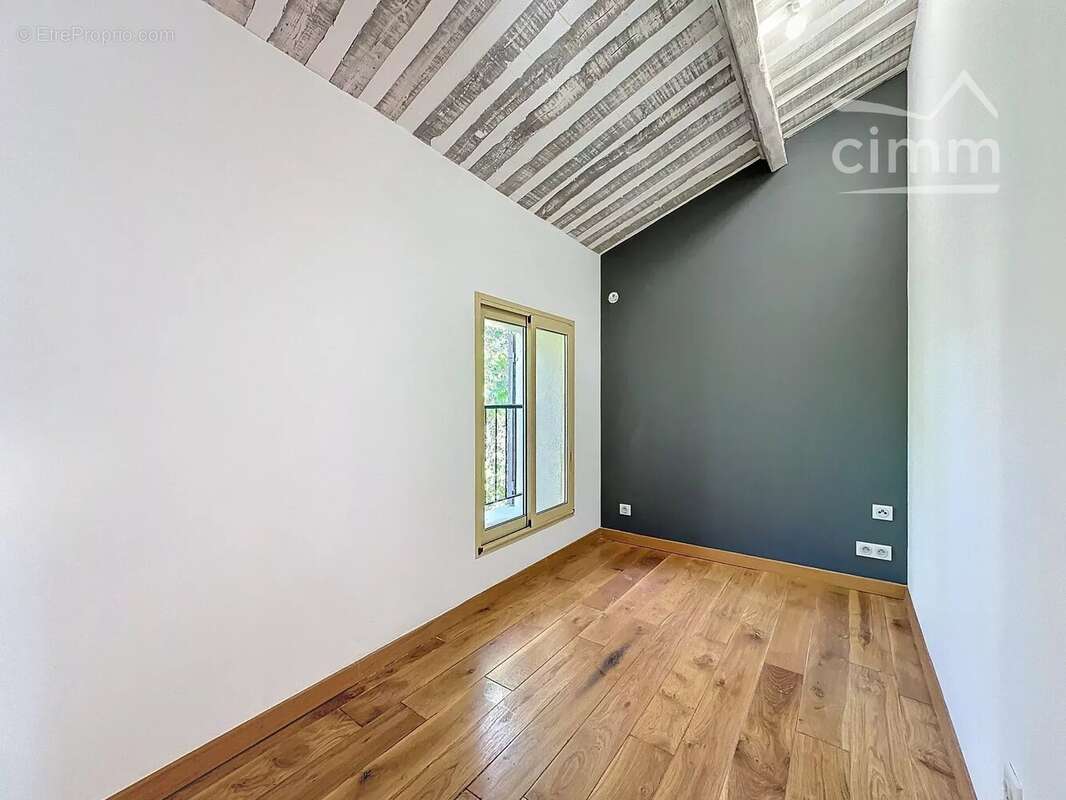 Maison à L&#039;ISLE-SUR-LA-SORGUE