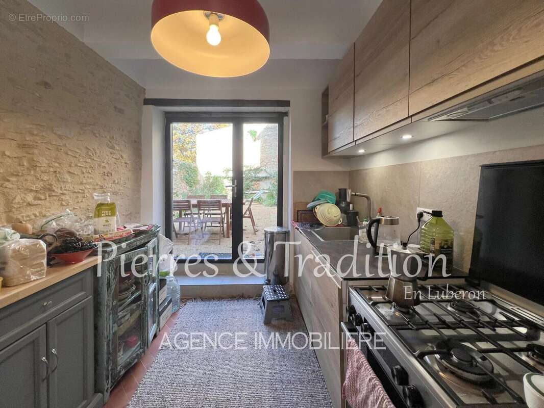 Maison à SAINT-SATURNIN-LES-APT