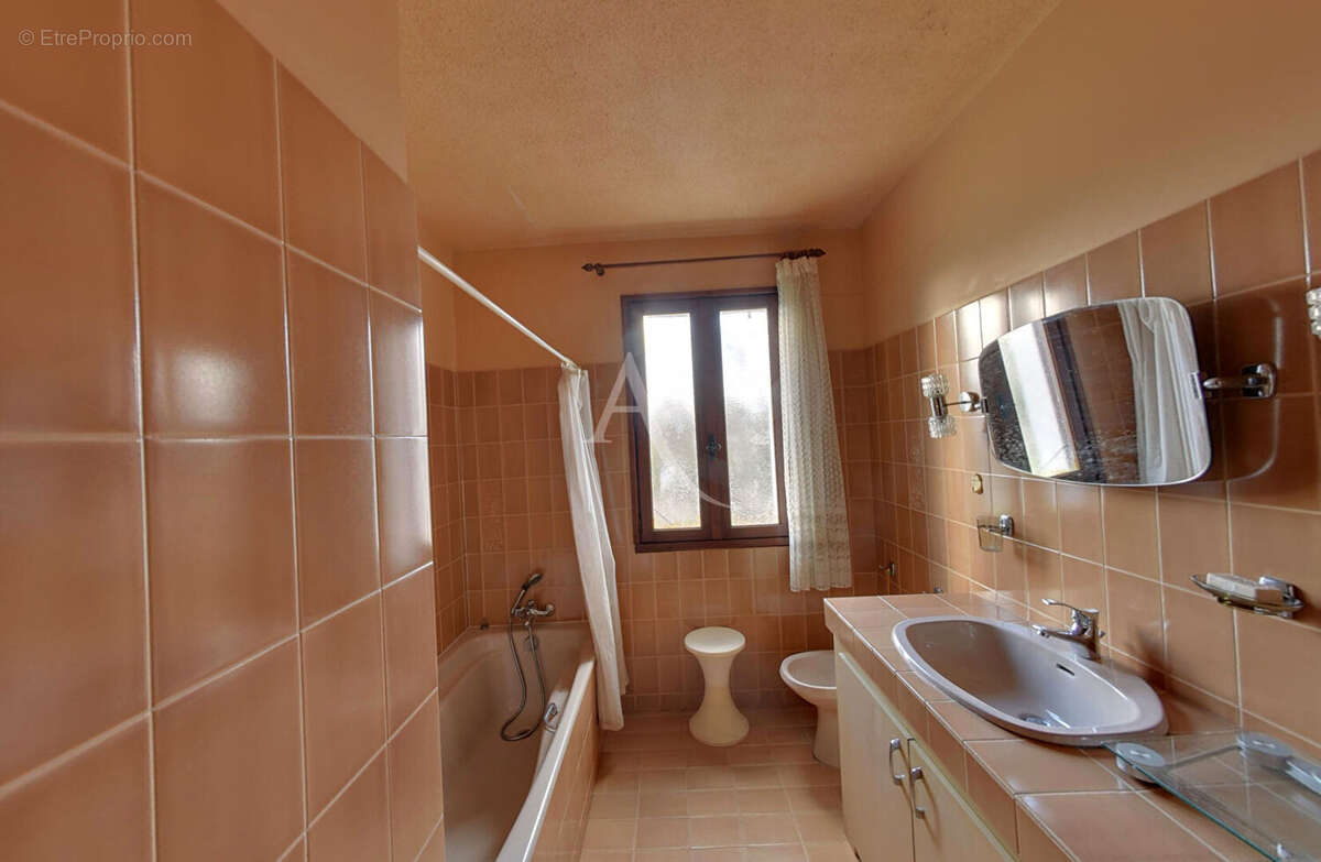 Maison à MAS-GRENIER