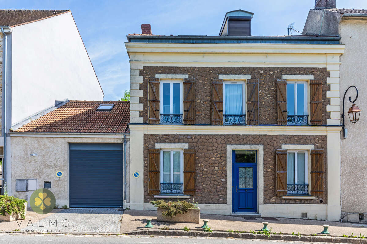Maison à THOIRY