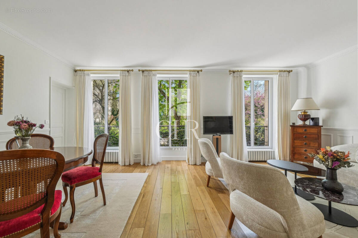 Appartement à PARIS-11E