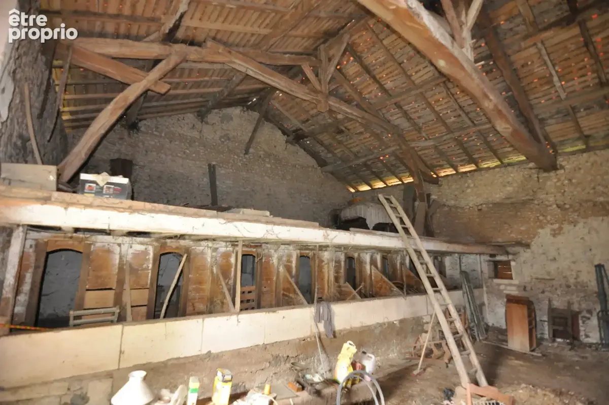 Ancienne ferme à restaurer - 160 m² avec un terrain de 4 794 m² - photo 10
