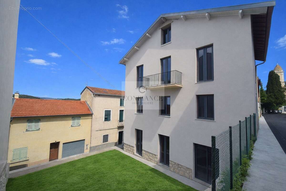 Appartement à LA TURBIE