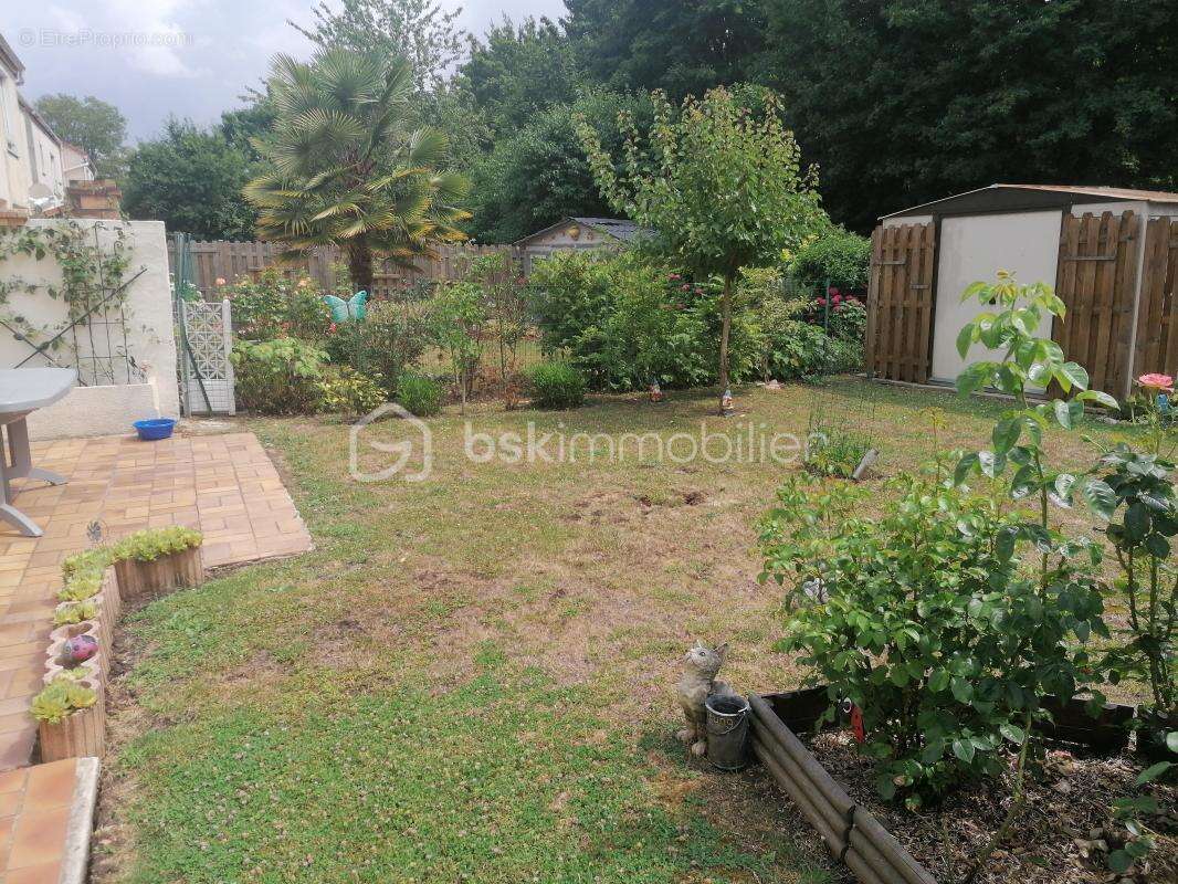 Appartement à COMBS-LA-VILLE