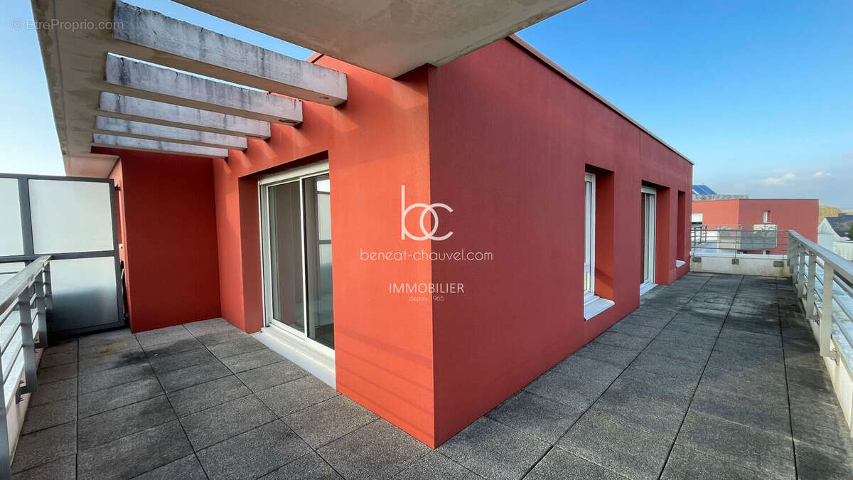 Appartement à SENE