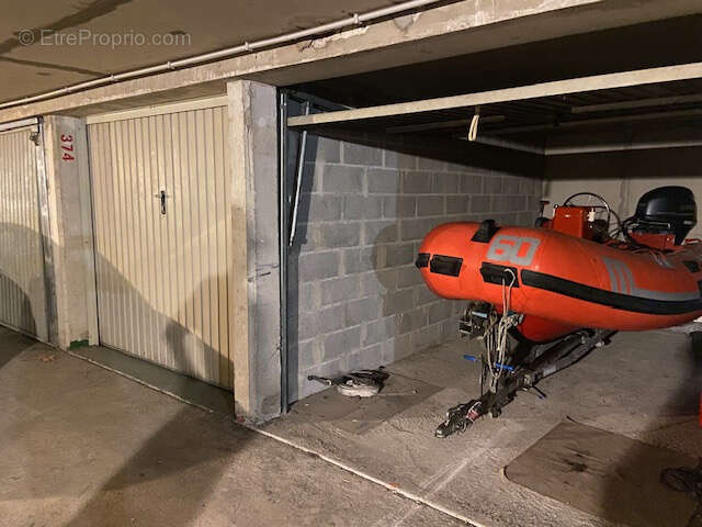 Parking à SAINT-MANDRIER-SUR-MER