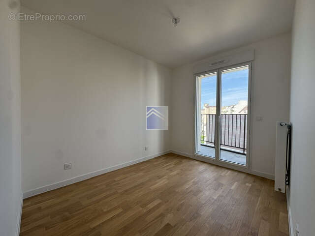 Courbevoie - 4 pièces 84m2 - terrasse 44m2 - Box et cave ! - photo 5