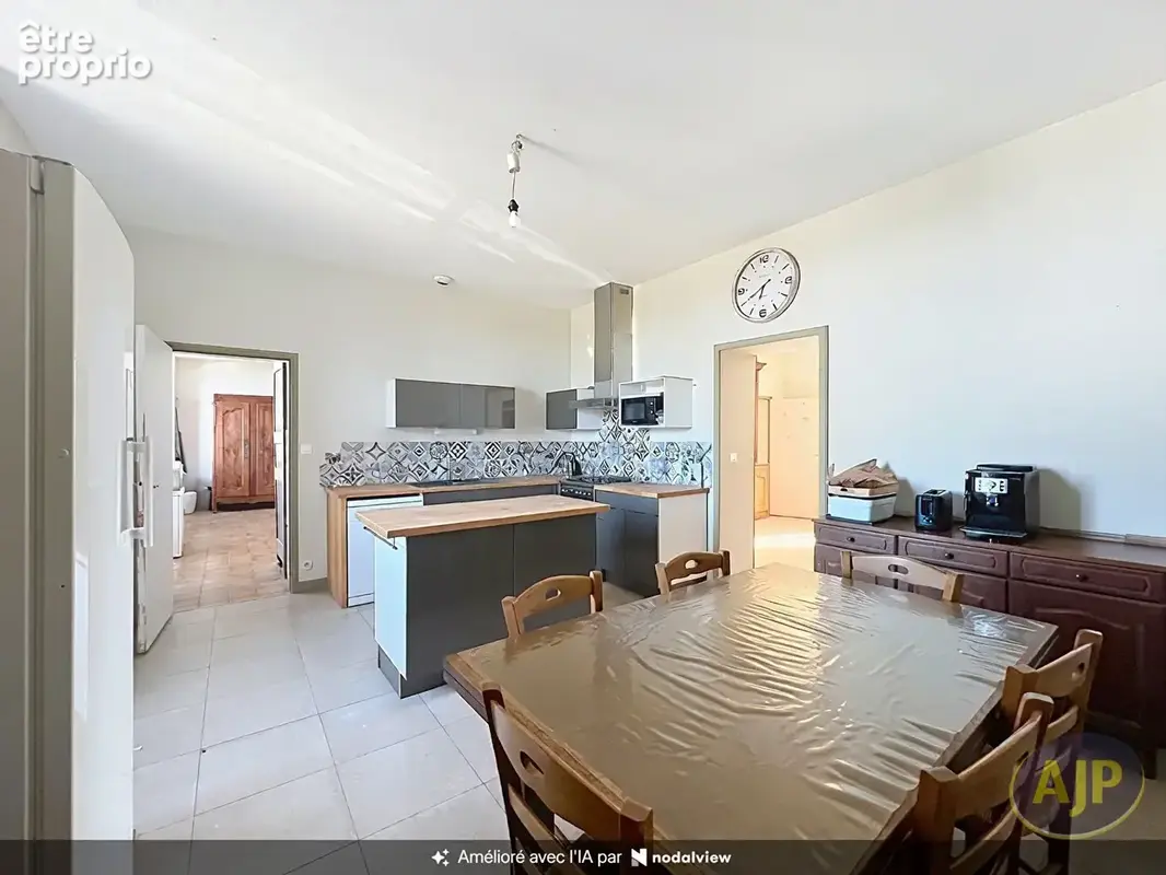 Maison 9 pièces 270 m² à vendre à Nyoiseau (49500) - photo 2