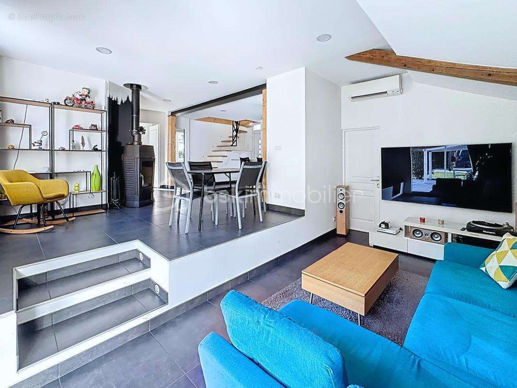 Maison à LE CHAMP-PRES-FROGES