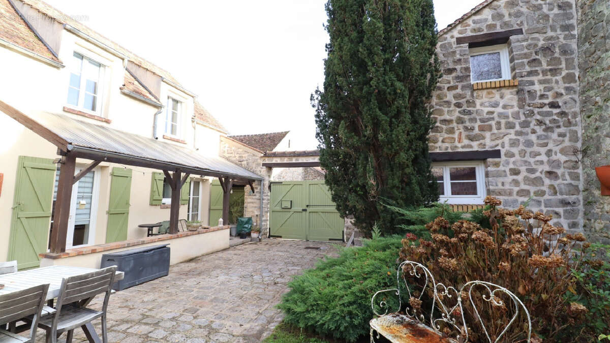 Maison à MOIGNY-SUR-ECOLE