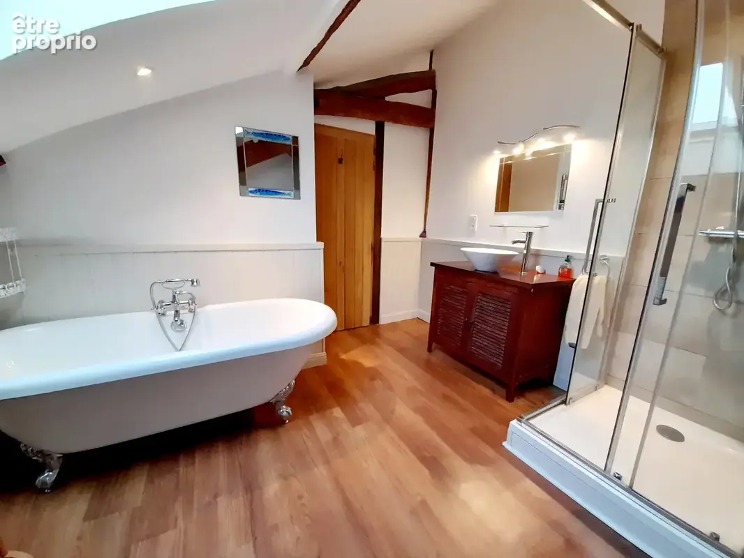 Belle ferme en pierre avec appartement d'amis, grange et vue imprenable - photo 8