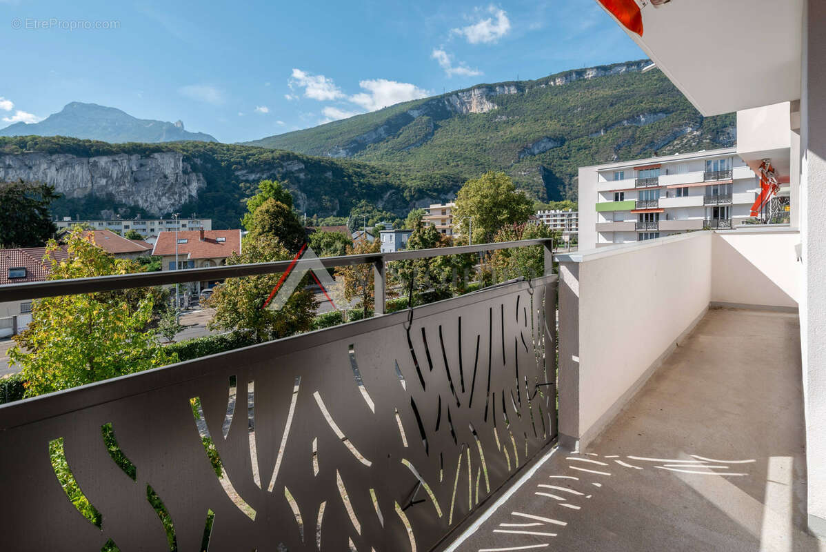 Appartement à FONTAINE