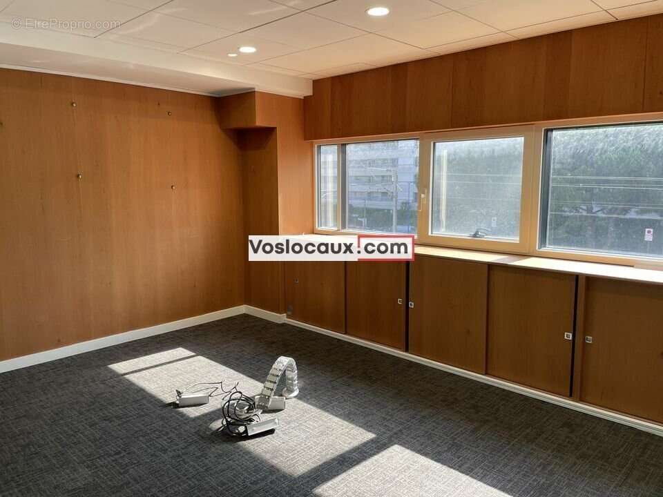 Commerce à VILLENEUVE-LOUBET