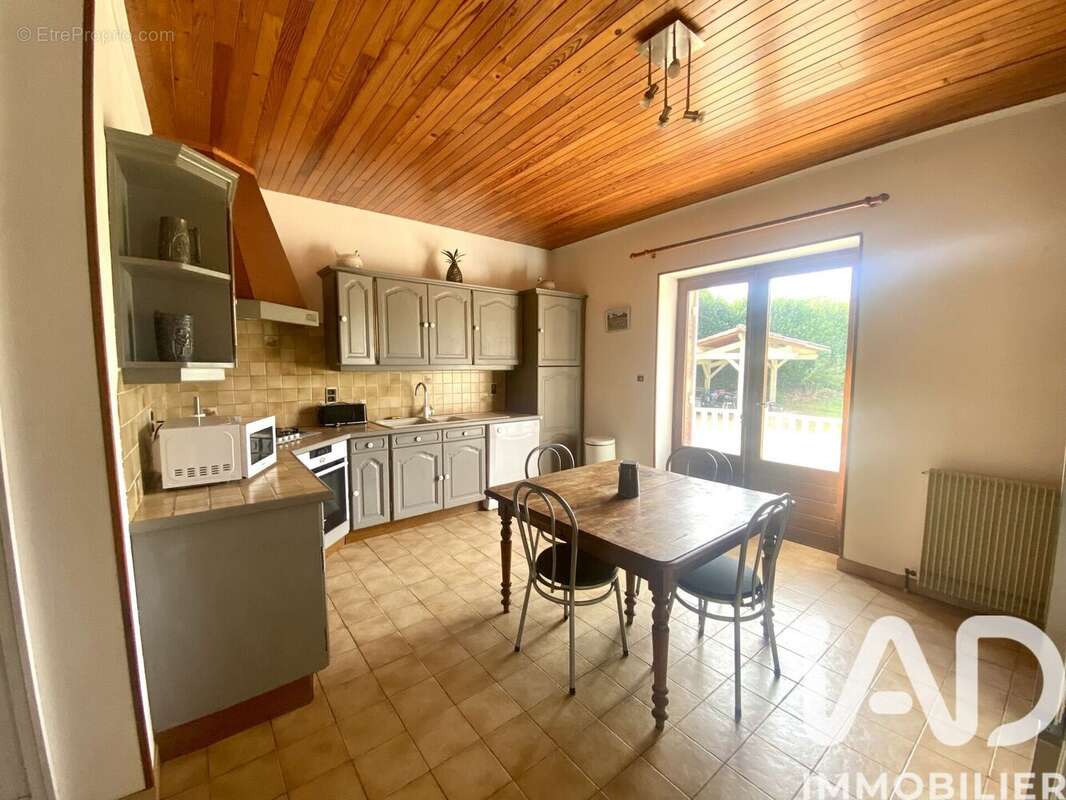 Maison 131 m² à Doissat  - photo 8