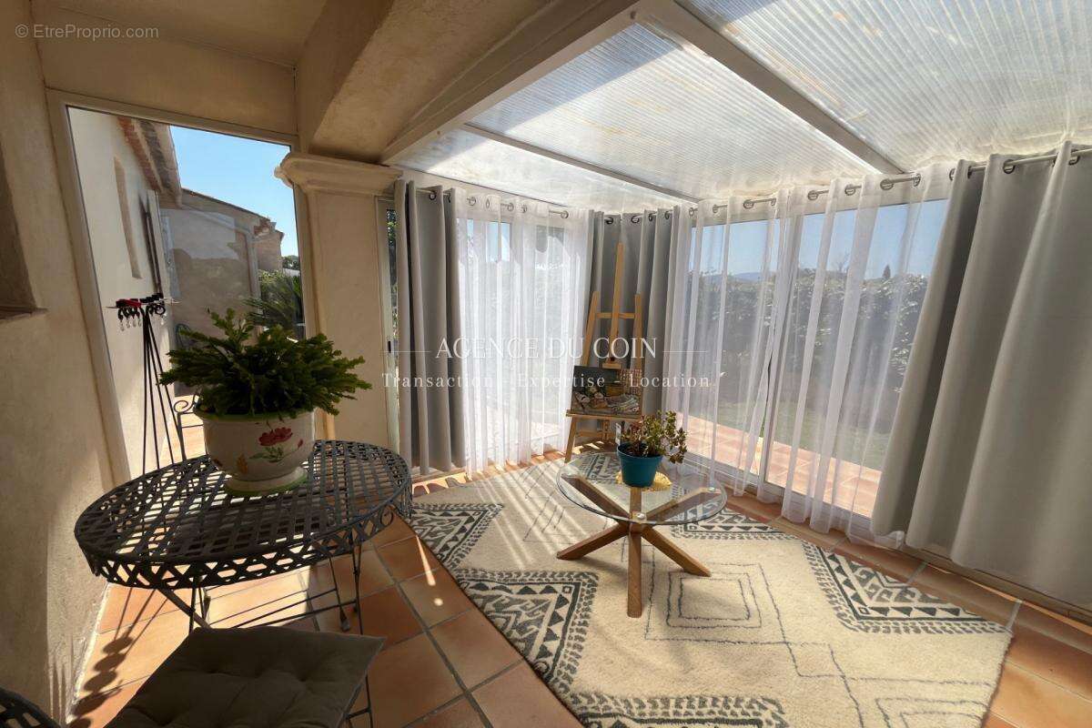 83490 le muy - maison de plain pied entierement meublee avec - photo 15