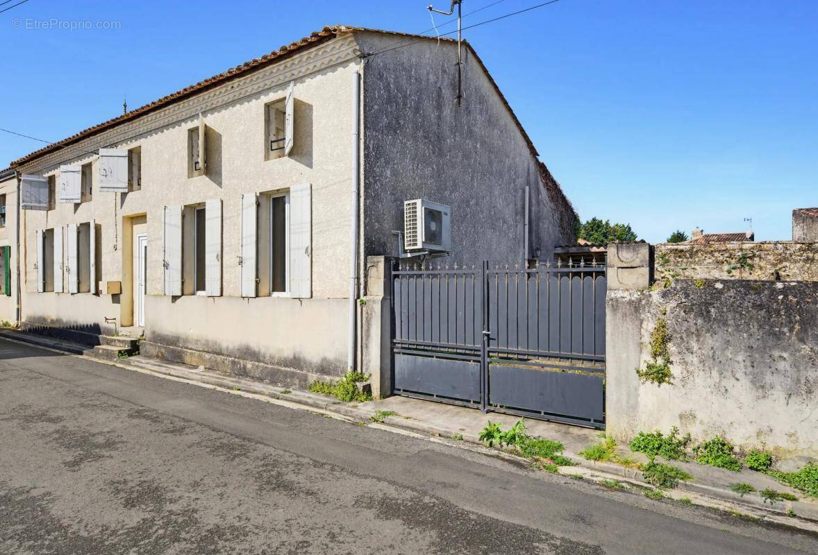 Maison à SAINT-ANDRONY