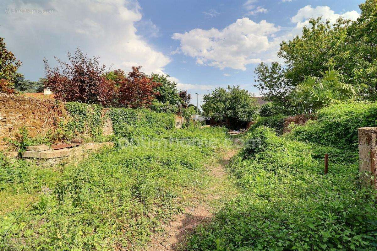 NANTES ZOLA / LA CONTRIE – Rare projet de rénovation ou extension sur une parcelle d'exception de 585 m² clos de murs - photo 2