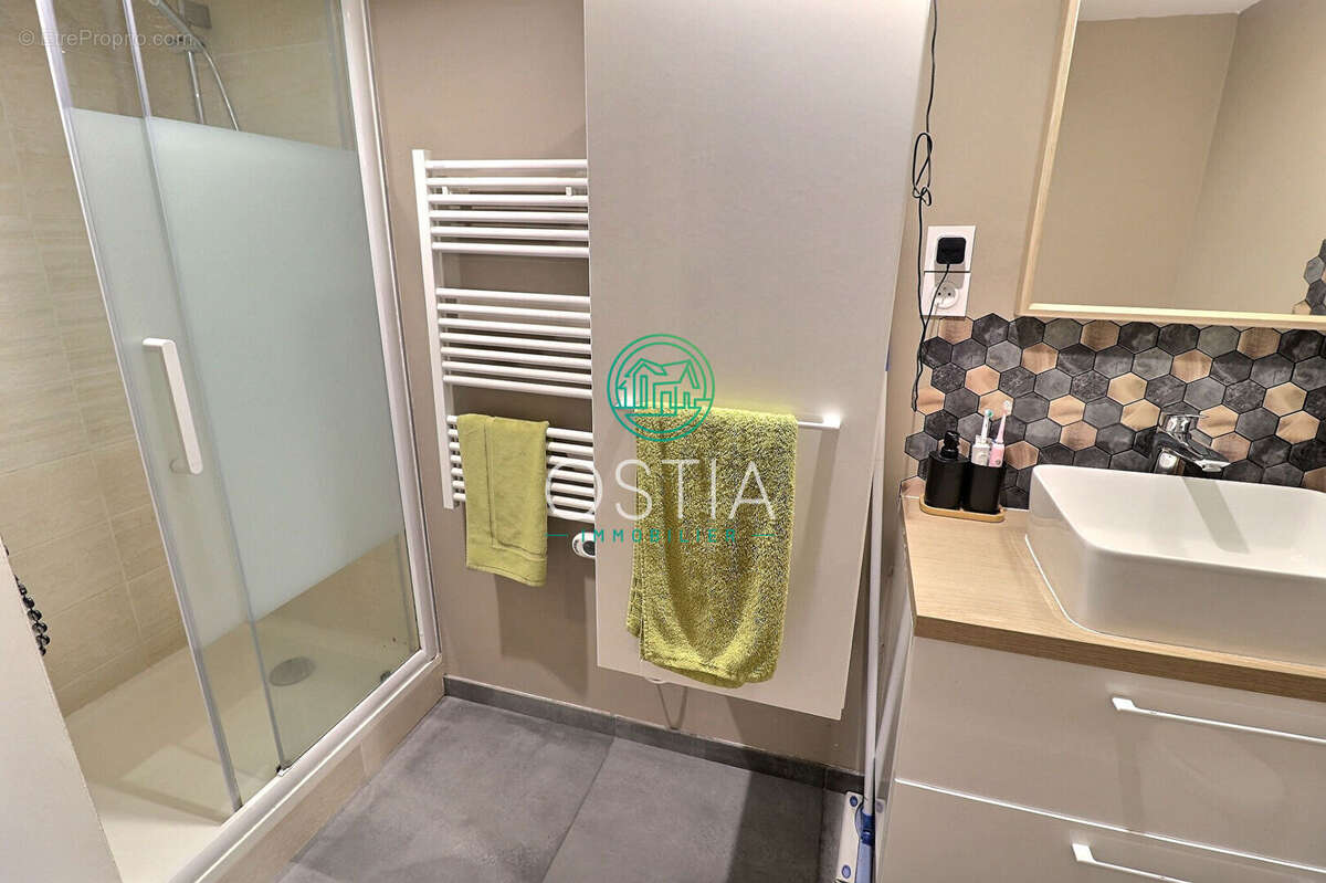 Maison à LA TERRASSE-SUR-DORLAY