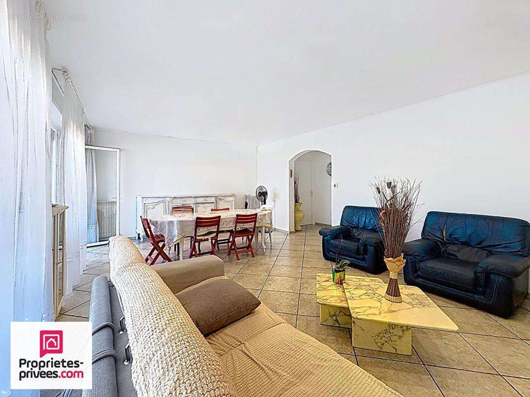 Marseille Appartement T4 st tronc balcons cave et stationnement - photo 8