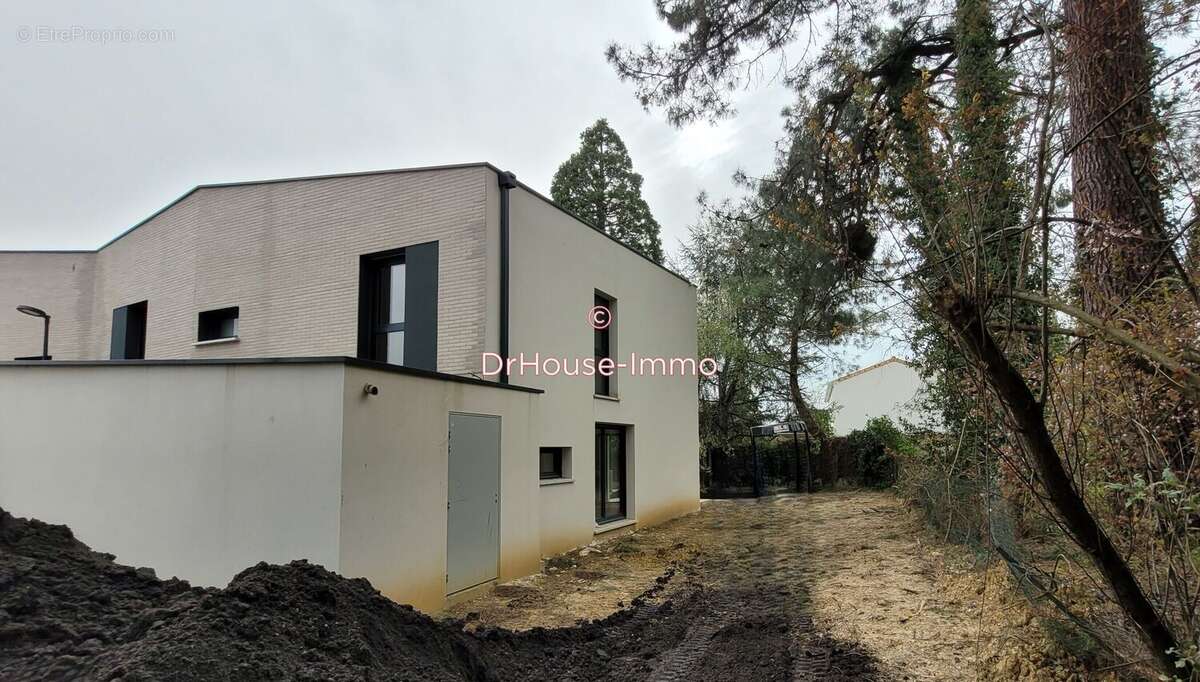 Maison à VILLENAVE-D'ORNON