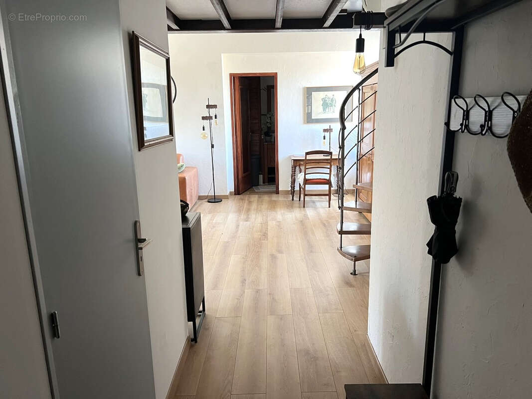 Appartement à VILLENEUVE-LES-AVIGNON