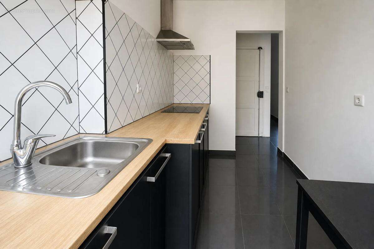 Appartement à MARSEILLE-3E