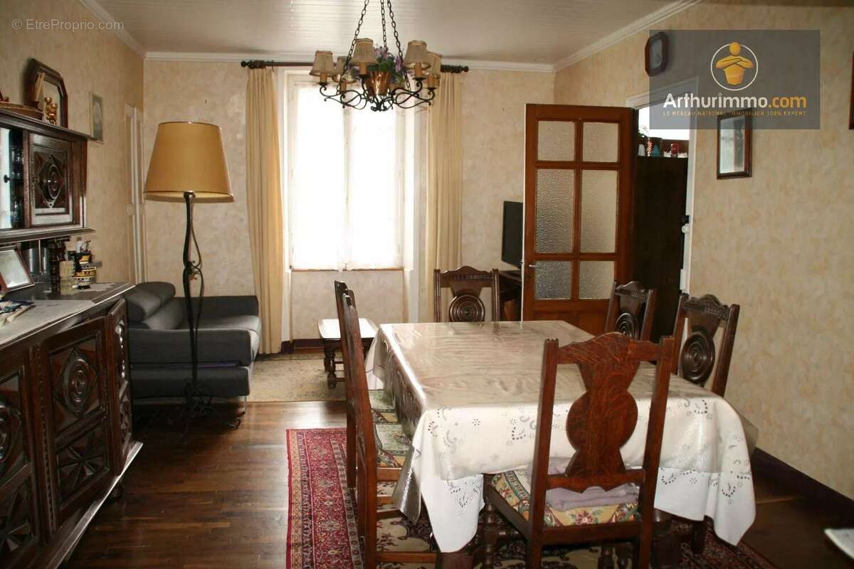 Maison à LES FORGES