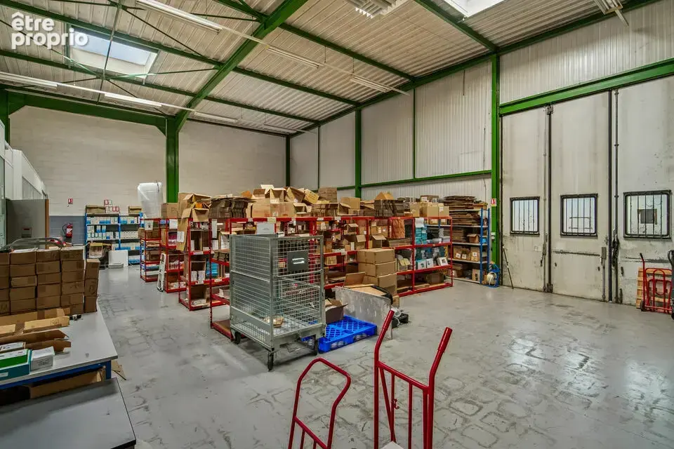Photo Autres à Saint-Thibault-Des-Vignes au prix de 925 000€