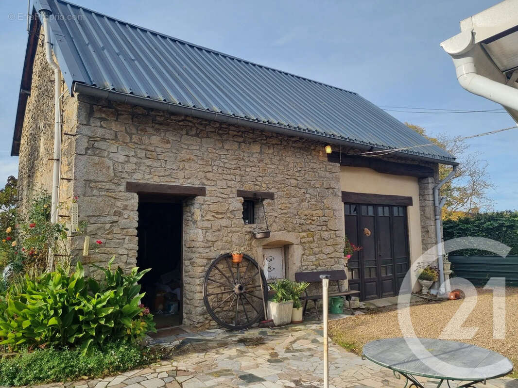 Maison à AUNAY-EN-BAZOIS