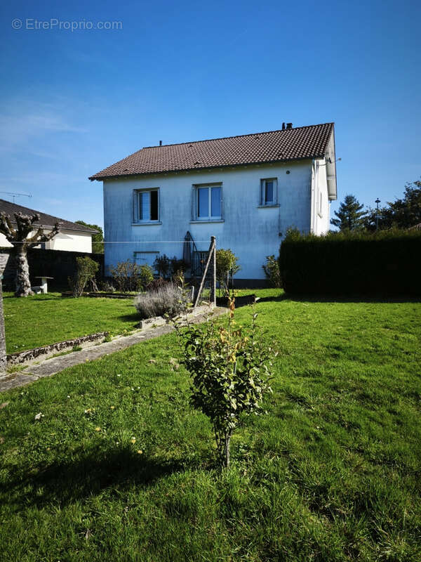 Maison à SAINT-YRIEIX-LA-PERCHE