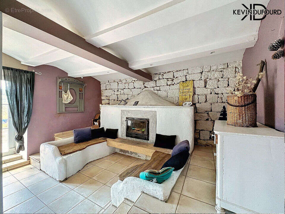 Maison à SAINT-PIERRE-SAINT-JEAN