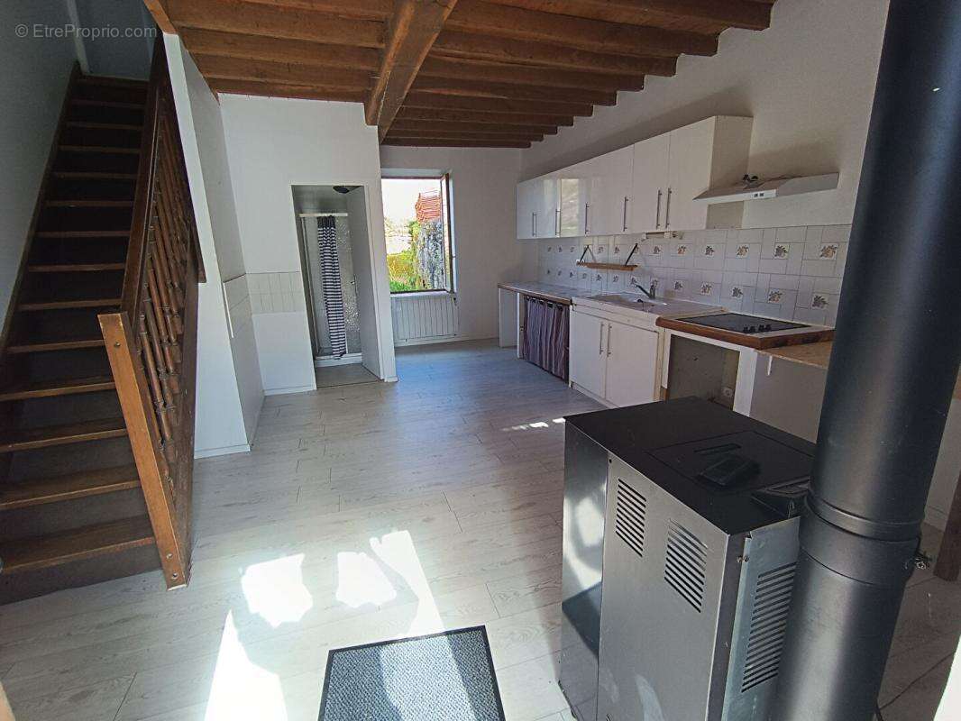 Maison à LA CELLE-SUR-NIEVRE