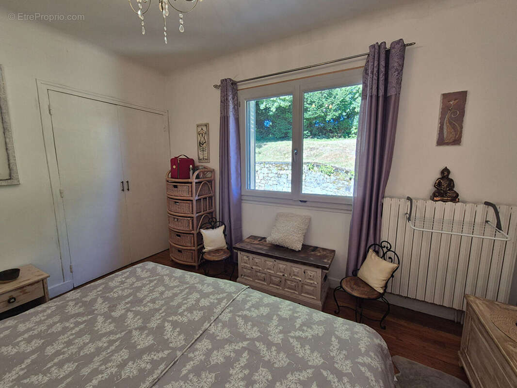 CORRÈZE. TREIGNAC. Belle maison de 3 chambres avec garage et jardins de 1 079 m² - photo 15