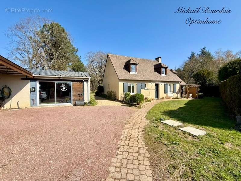 Maison à SAINT-JEAN-DE-LA-MOTTE